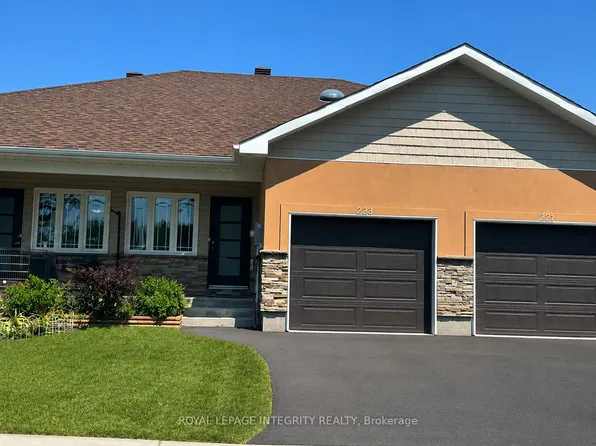 223 3rd St W, Cornwall, ON K6J 2R4