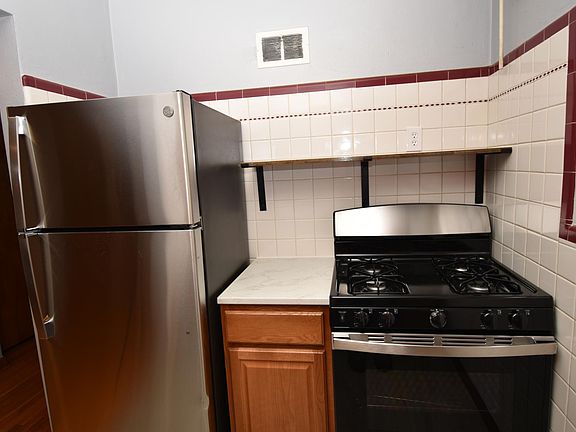 5th image of 7166 Jamieson Ave Floor 1