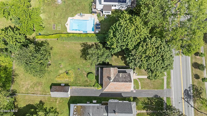 3rd image of 23 Elsmere Avenue