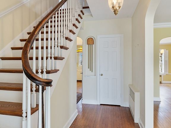 3rd image of 123 Lawndale St