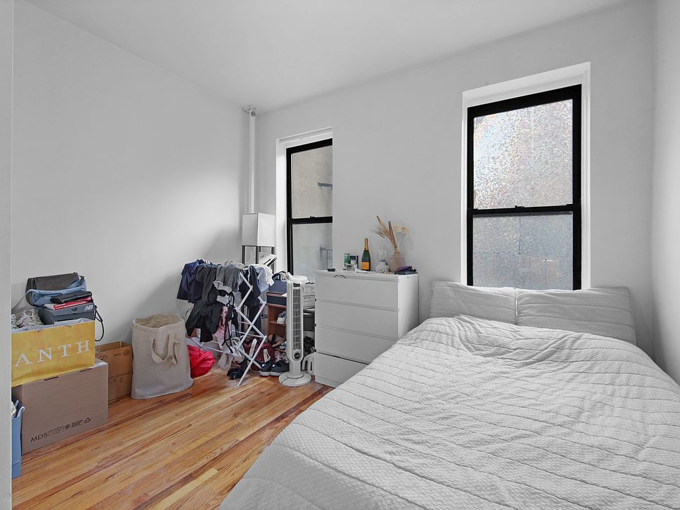 2nd image of 230 E 25th St APT 6F