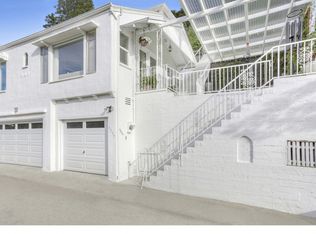 8230 Mannix Dr, Los Angeles, CA 90046
