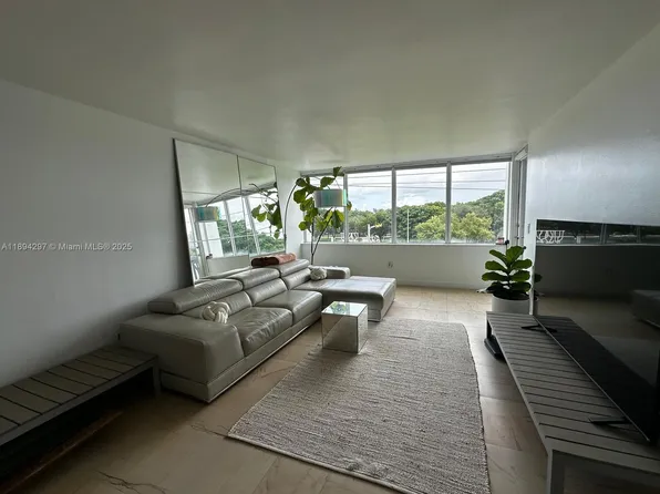 8233 Harding Ave APT 403, Miami Beach, FL 33141