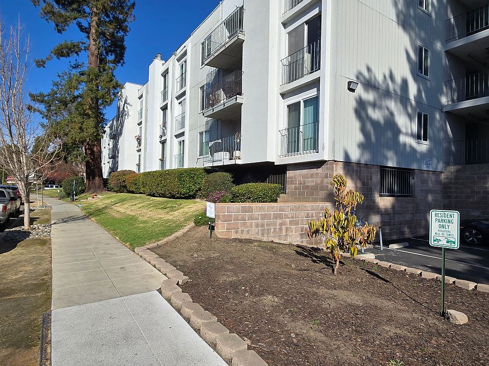 1st image of 601 Leahy St APT 302