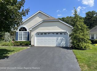 59 Rosewood Dr, Lakewood, NJ 08701