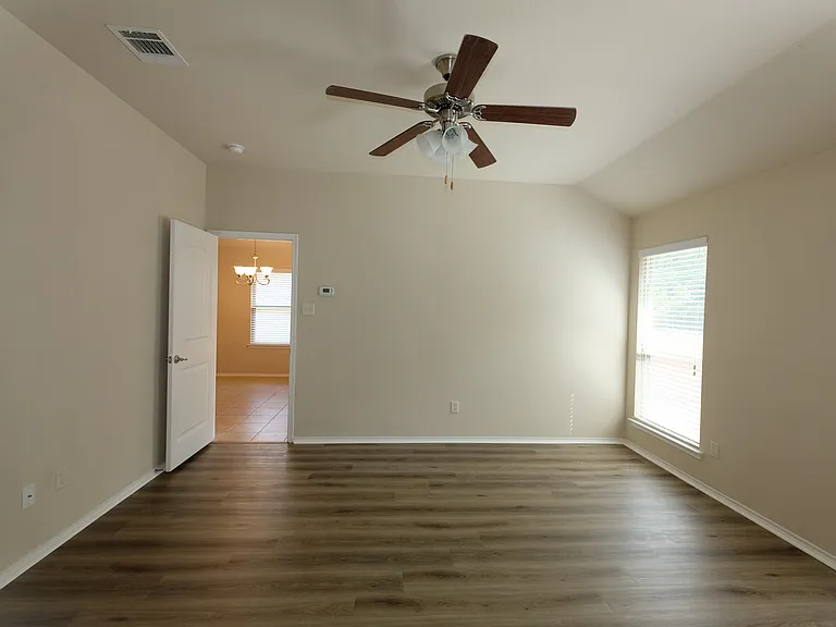 929 Hazels Way — Photo 10