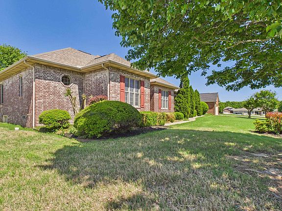 4th image of 54 Oakmont Dr