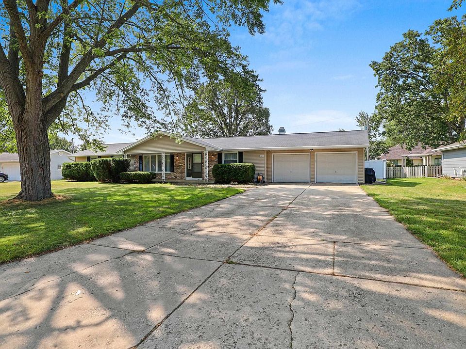 1327 Skylark Ln, Green Bay, WI 54313 | MLS #50331460 | Zillow