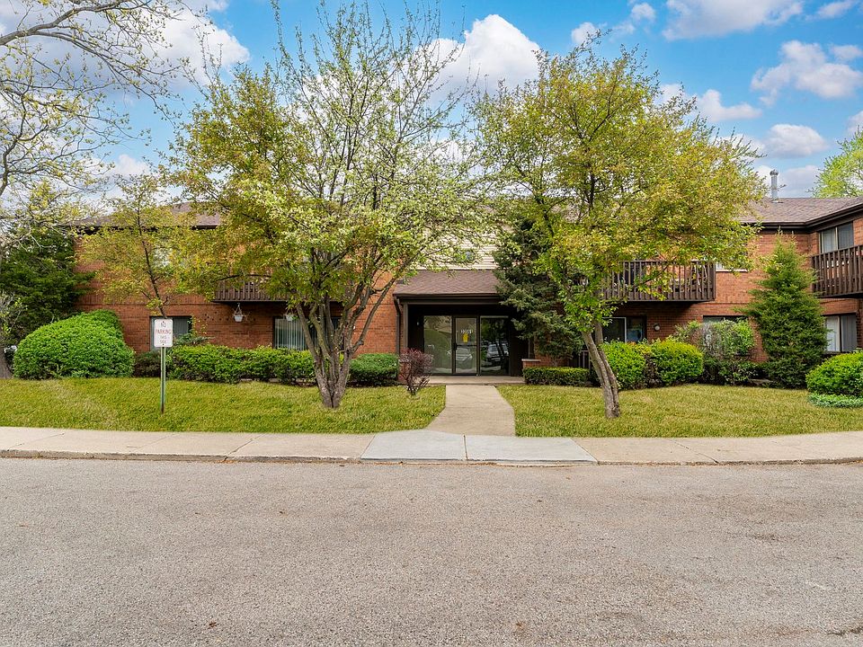 1st image of 33561 N Royal Oak Ln APT 209