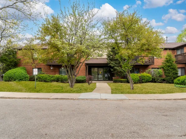 33561 N Royal Oak Ln APT 209, Grayslake, IL 60030