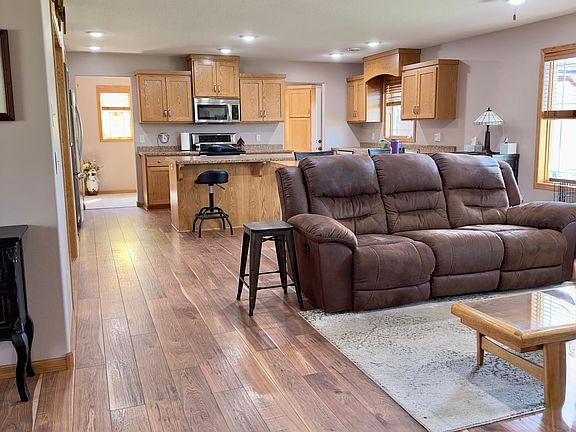 5th image of 800 Wollak Way