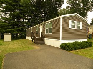 7 Plank Rd, Waterford, NY 12188