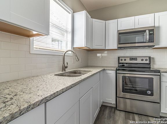 3rd image of 504 W Southcross Blvd