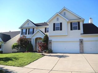 1133 Manor Cove Dr, Saint Charles, MO 63304