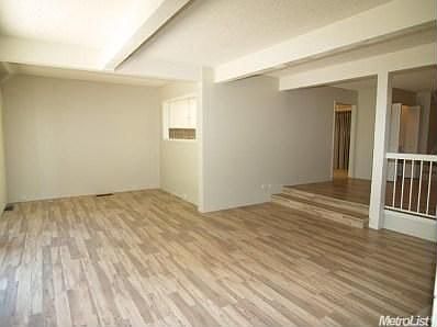 5th image of 1929 Edgebrook Dr Unit C