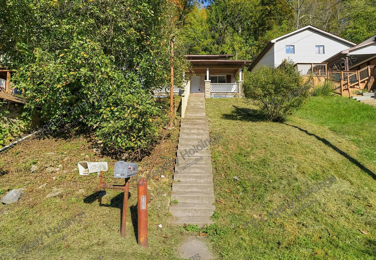 3 bed, 1.0 bath, 832 sqft, $1,450 — Photo 3