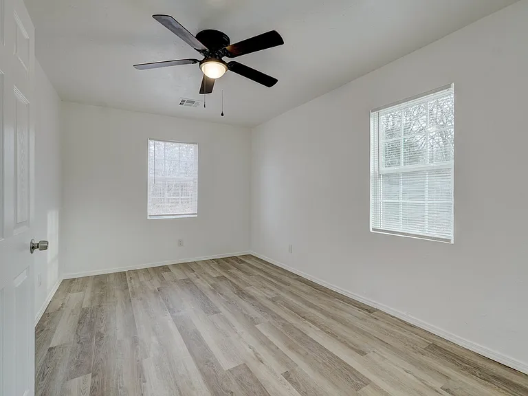 12250 E Post Oak Rd — Photo 7