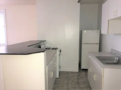 4th image of 4000 N Kenmore Ave