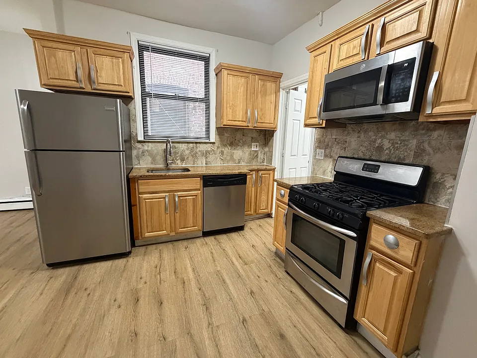 998 Broadway #2