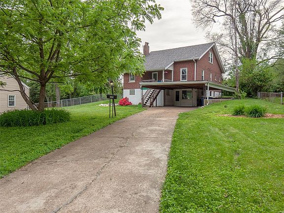 2nd image of 240 Saint Cornelius Ln