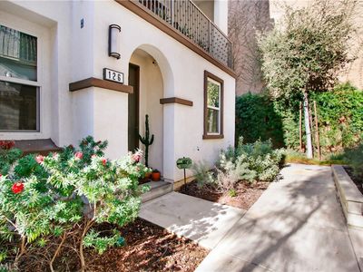 126 S Cessna Ln, Los Angeles, CA, 90042