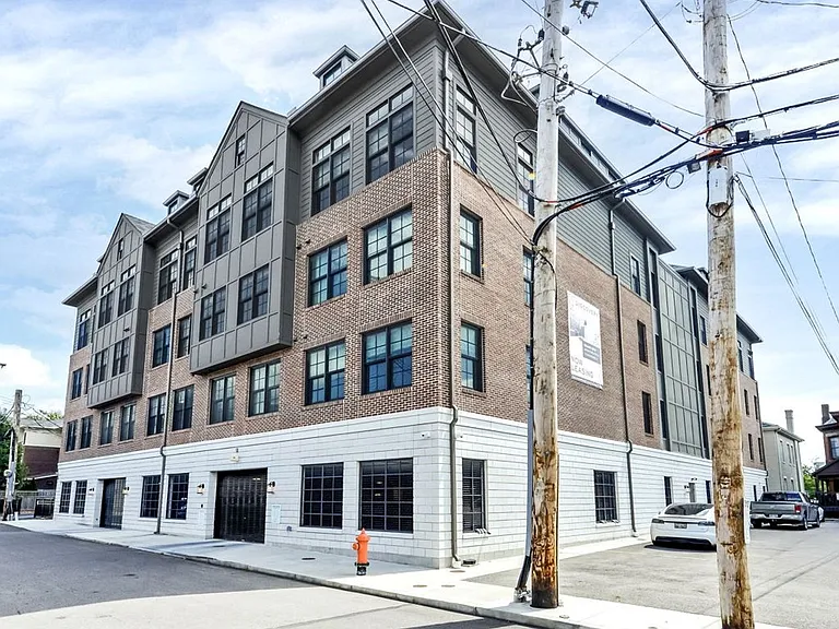 Beautiful luxury apartments available close to downtown! — Photo 24