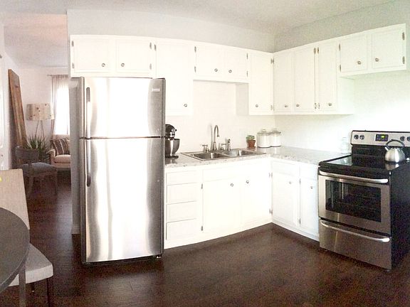 3rd image of 2810 Fairhaven St