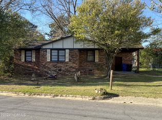 526 Margaret St, Clinton, NC 28328