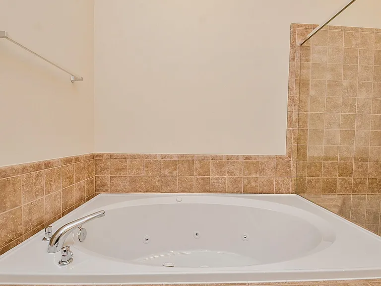 11315 S Main St #301 — Photo 25