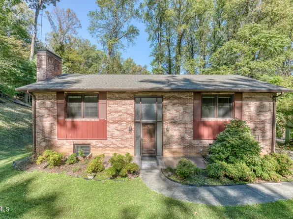 1735 Charlotte Dr, Elizabethton, TN 37643