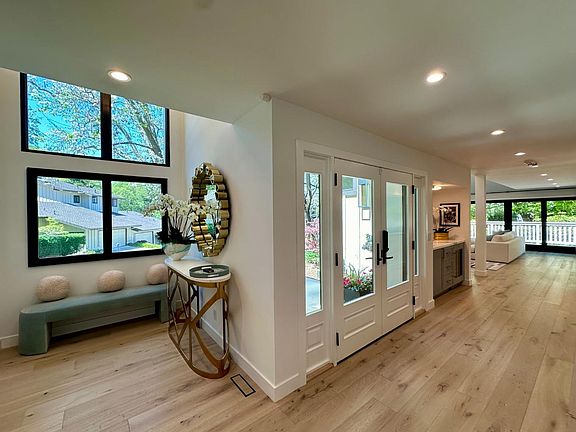 3rd image of 1255 Trinity Dr