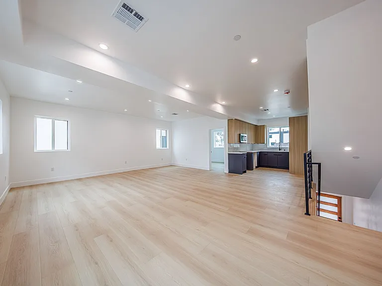 5187 W 21st St — Photo 14