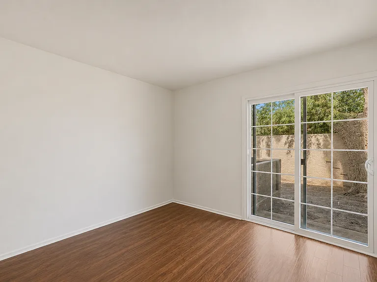 45 N Phyllis #109 — Photo 13