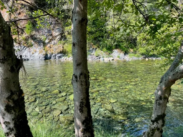 170 Azalea Ct, Gasquet, CA 95543