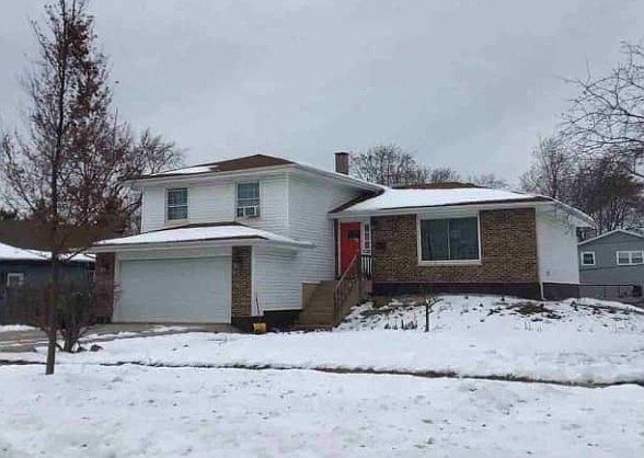 2nd image of 520 Morgan Ln