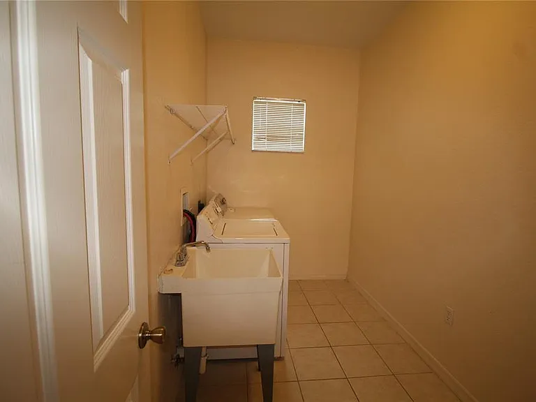 3724 Eagle Pass St — Photo 19