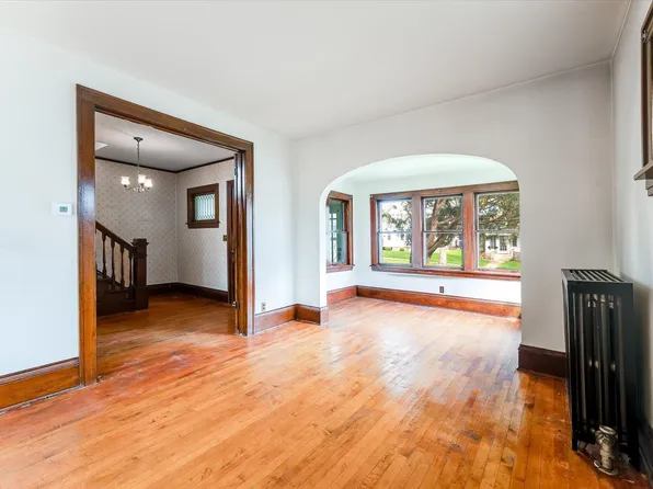 2406 Garfield St NE, Minneapolis, MN 55418