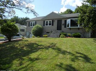 33 Kaye Rd, West Haven, CT 06516