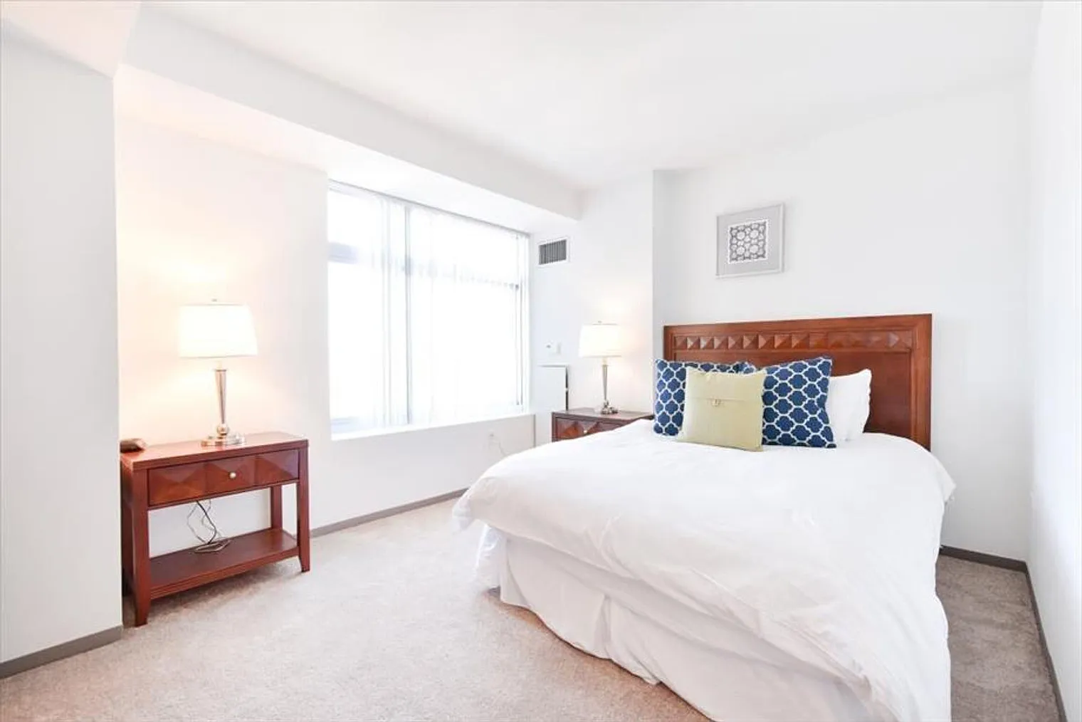 1 bed, 1.0 bath, 699 sqft, $9,110 — Photo 4