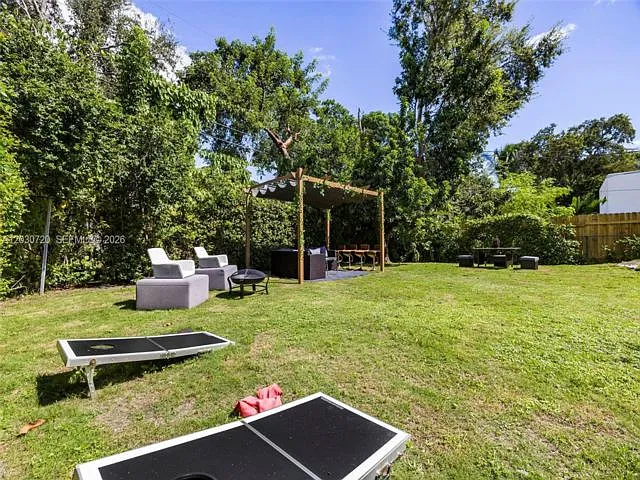 285 NW 45th St — Photo 14