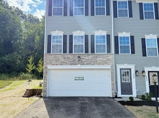 2206 Canterbury Dr, Imperial, PA