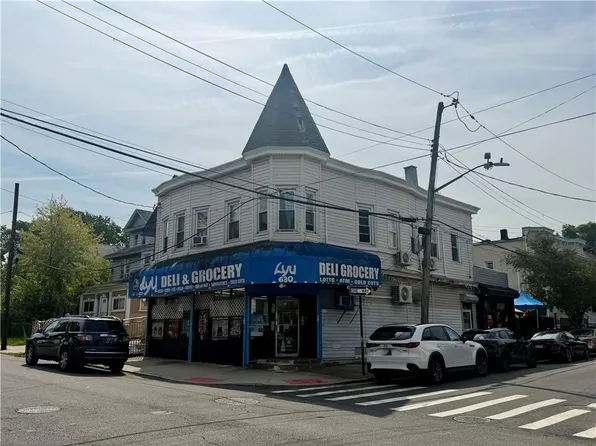 630 Henderson Ave, Staten Island, NY 10310
