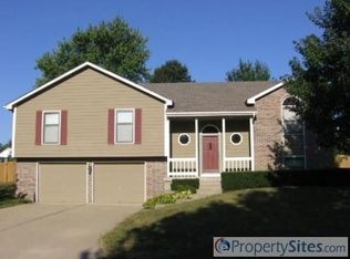 1024 NE Remington Ct, Lees Summit, MO 64086