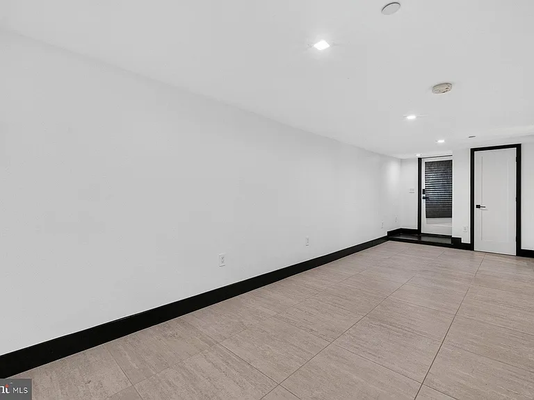 1513 Vermont Ave NW #BASEMENT — Photo 9
