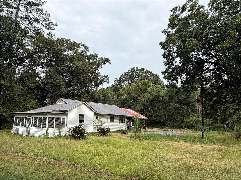 1st image of 15069 Shelly Rd