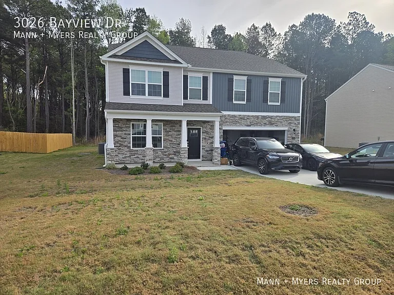 3026 Bayview Dr — Photo 1