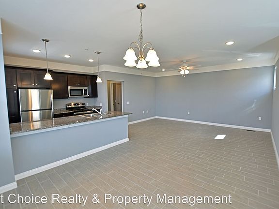 5th image of 8590 Grove Dr Building 7-1