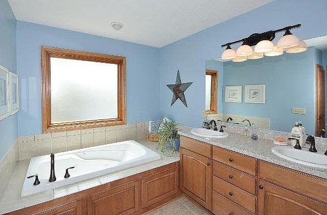 2nd image of 8943 Windsor Terrace