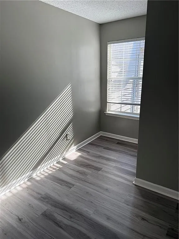 4 bed, 2.5 bath, 1714 sqft, $1,800 — Photo 4