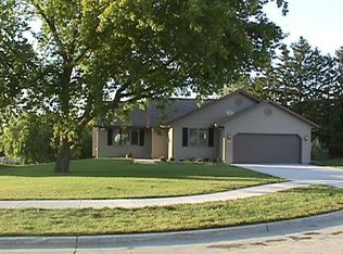 2512 Mandy Cir, Sheboygan, WI 53081